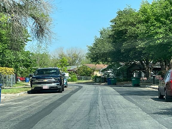 3rd image of 6034 Seacroft Dr