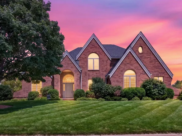 402 Northridge Cc Ests, Normal, IL 61761