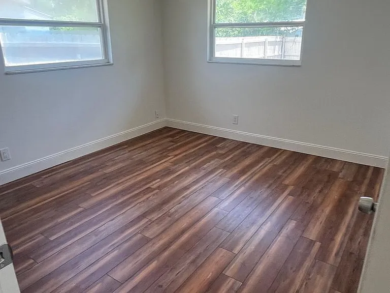 2227 Nottingham Rd — Photo 3