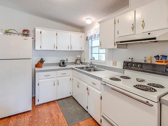 2nd image of 1075 E Palm Valley Dr #702