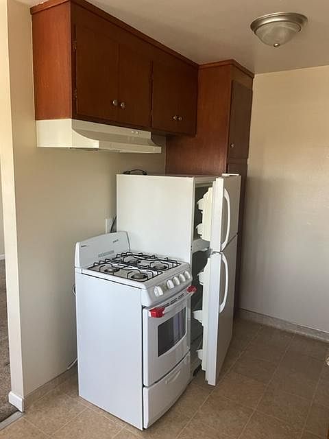 2nd image of 221 Pamela Ave