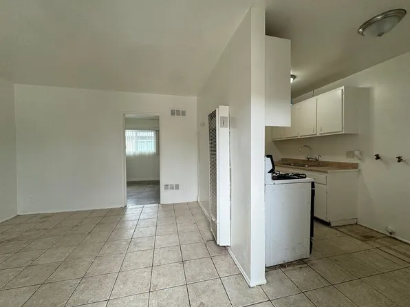 549-553 S Linden St #585-595, Pomona, CA 91766