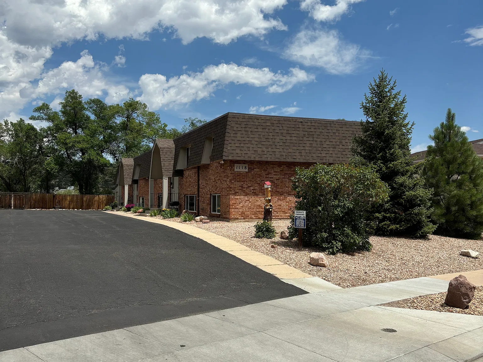 2 bed, 751 sqft, $995 — Photo 1