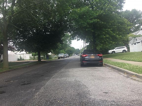 4th image of 579 Webster Ave