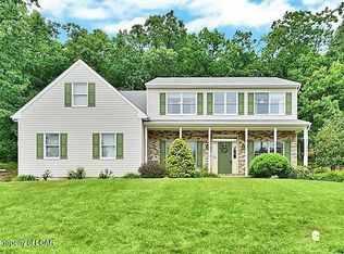 10 Autumn Fern Ct, Drums, PA 18222