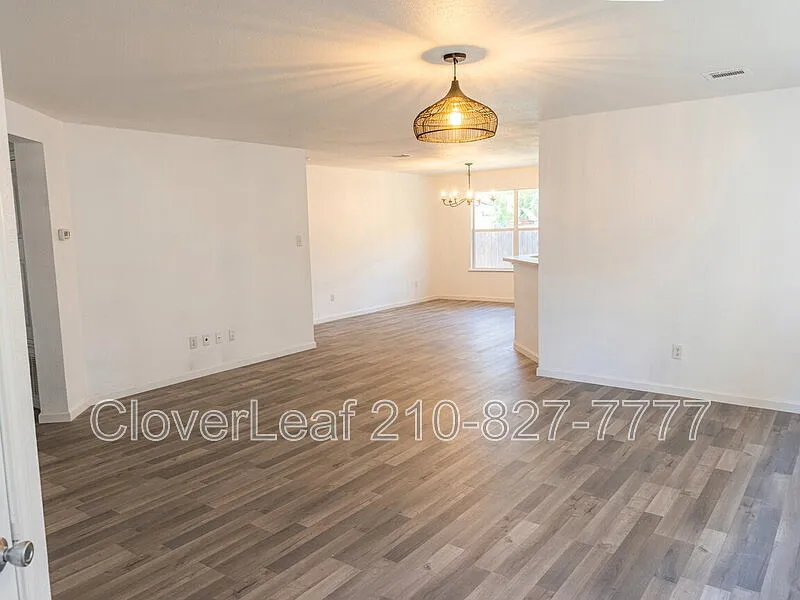 4 bed, 2.0 bath, 1848 sqft, $1,897 — Photo 4