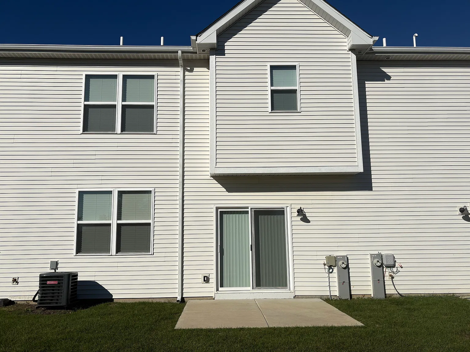 2 bed, 2.5 bath, 1488 sqft, $2,480 — Photo 2