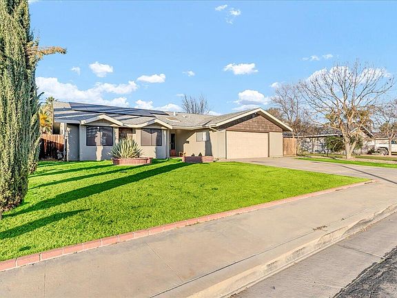 4th image of 824 Lakewood Drive