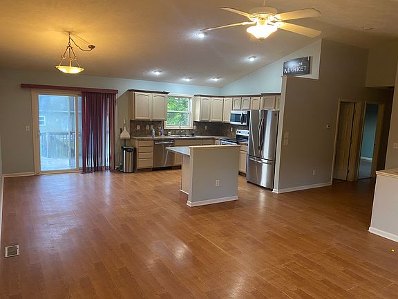 5th image of 494 W 23rd St
