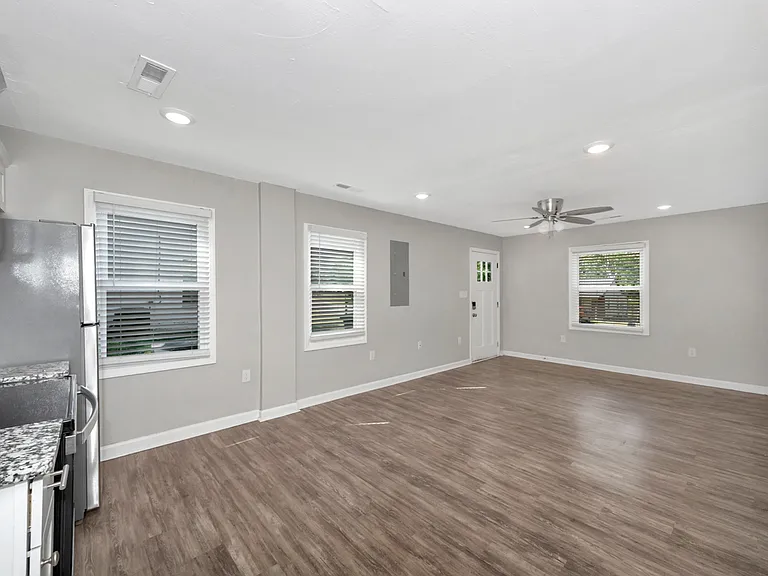 907 Fairway Dr NW — Photo 7