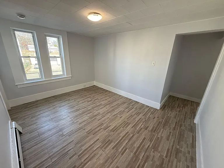 573 Main St — Photo 12