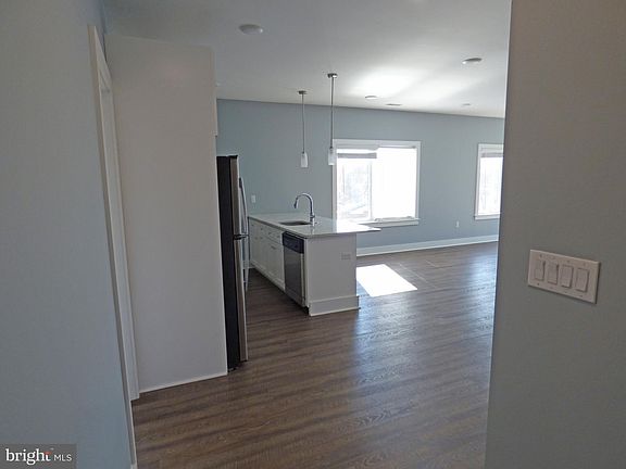 4th image of 6610 Germantown Ave #406
