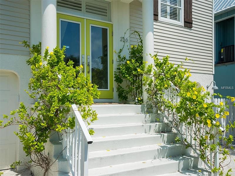 2nd image of 216 Palm Ave