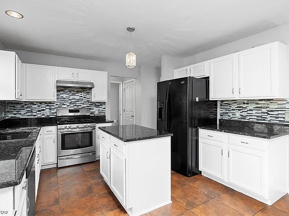 5th image of 3997 Astoria Way