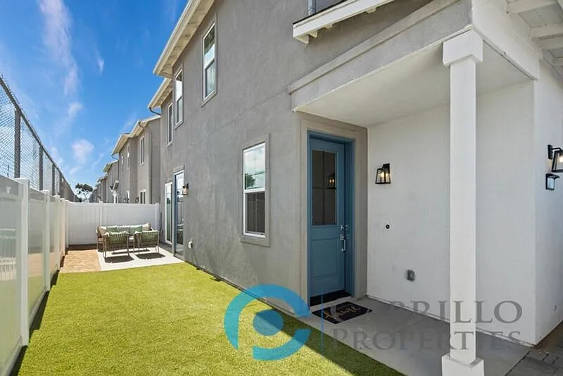 2 bed, 3.0 bath, 1193 sqft, $3,695 — Photo 4
