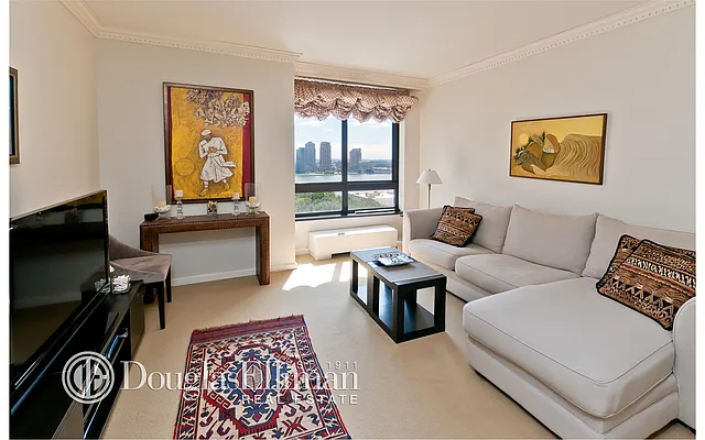 Rented by Douglas Elliman | media 7