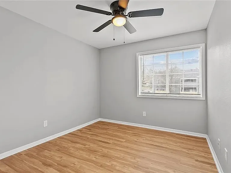 1505 W 26th St #B8 — Photo 6