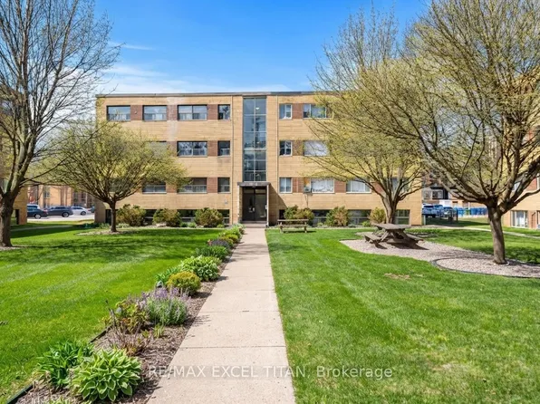 2035 Prospect St #24, Burlington, ON L7R 1Z2