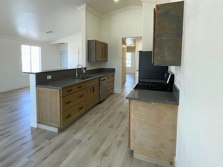 2317 Logsdon Dr — Photo 4