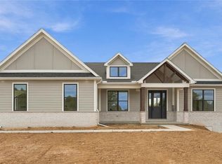 890 Pierce Rd, Chelsea, MI 48118