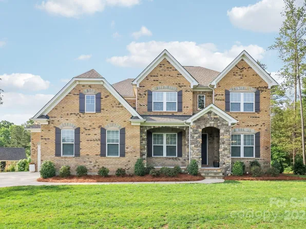 1004 Princesa Dr, Matthews, NC 28104