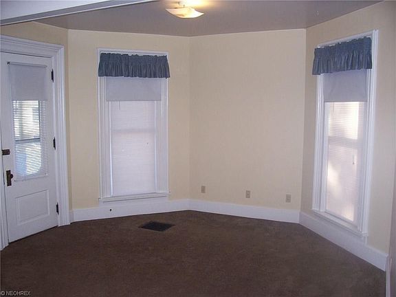 5th image of 541 E North St