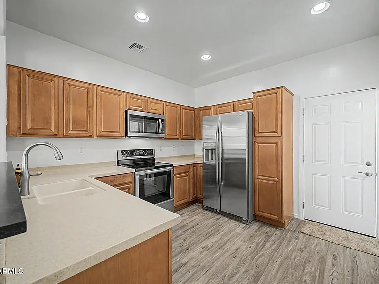 2879 N Claire Dr — Photo 11