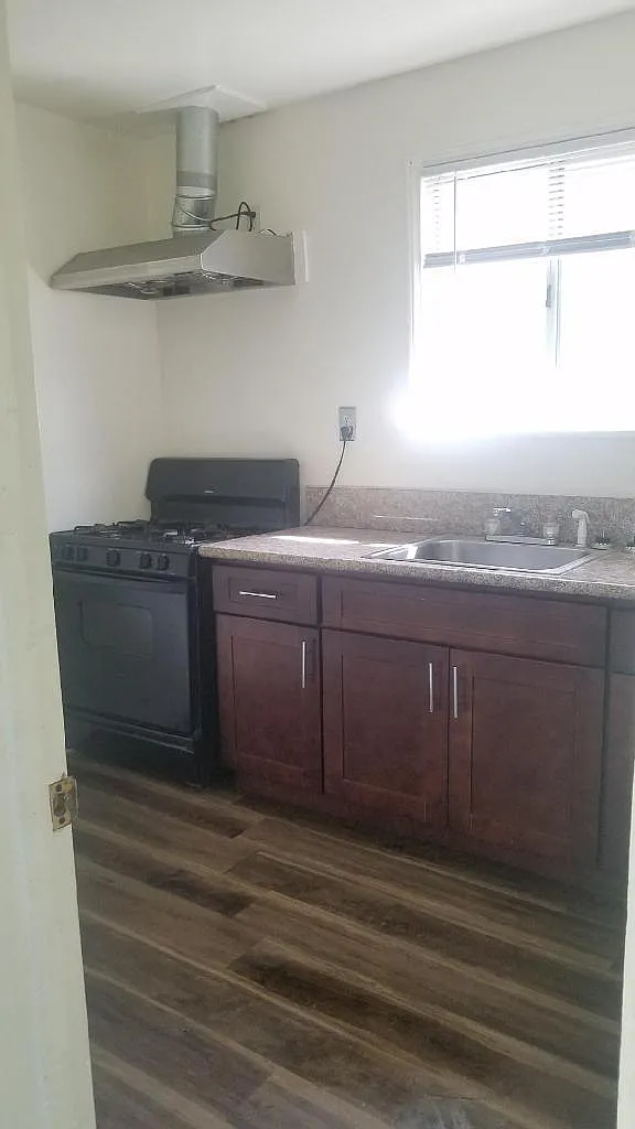 Studio, 500 sqft, $1,525 — Photo 2