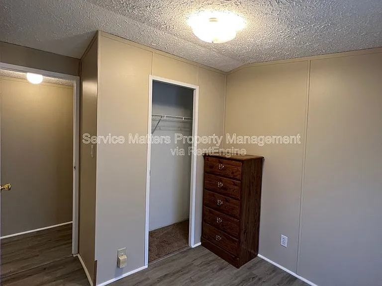 4819 Douglas Dr — Photo 12