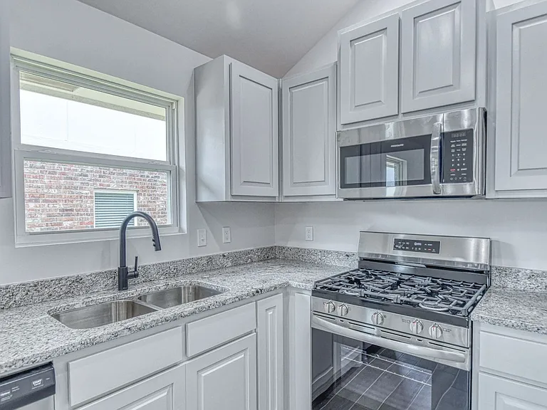 932 Varenna Ct — Photo 10