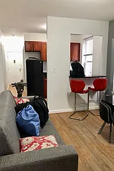 Rented by NYLA Realty