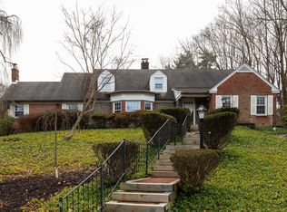 2 W Winding Rd, Poughkeepsie, NY 12601