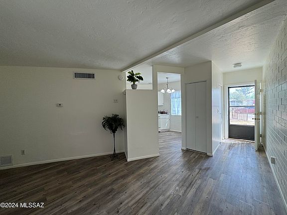 2nd image of 2346 E Parkside Dr