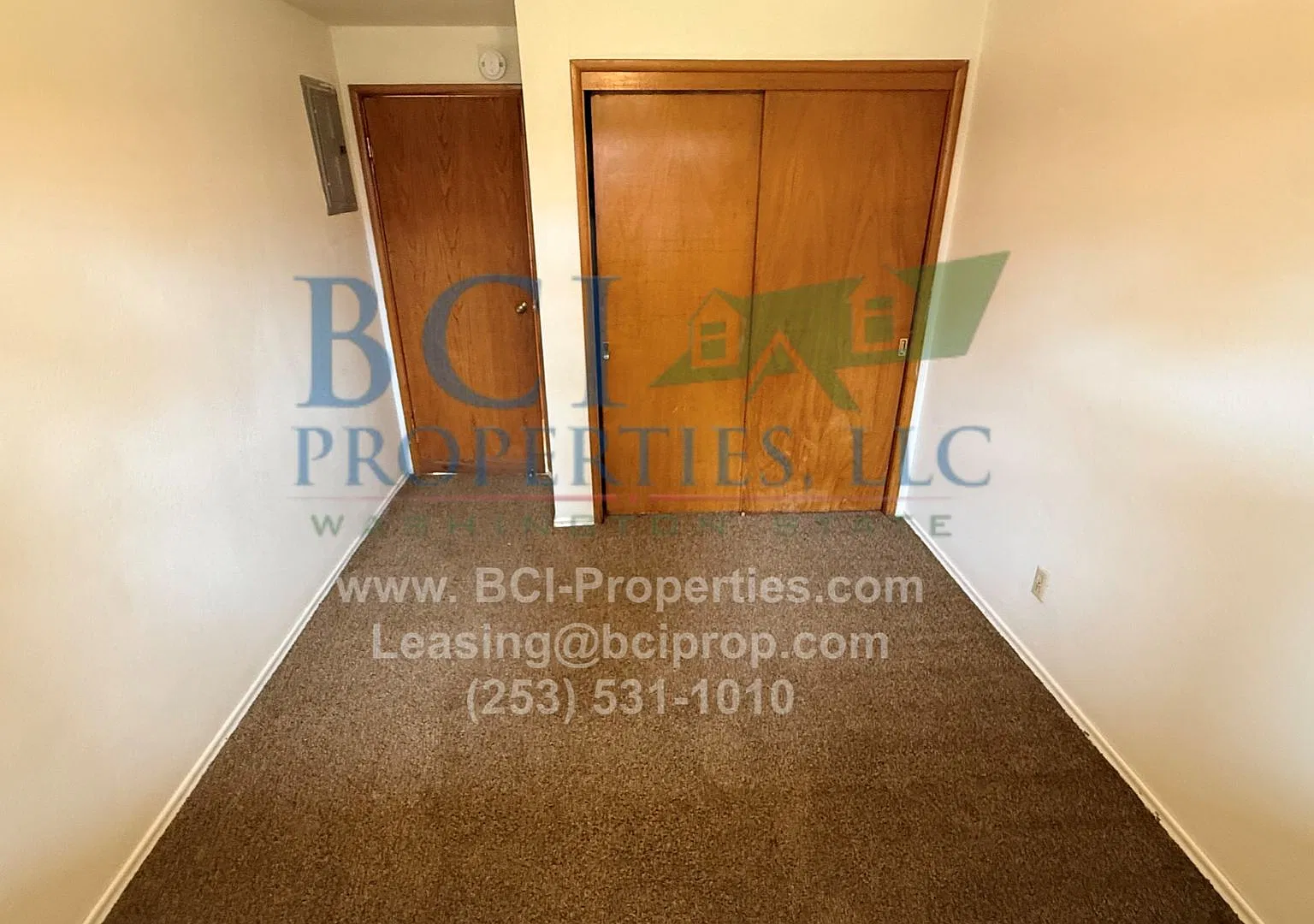 Kenmar Apartments — Photo 3
