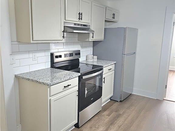 4th image of 1827 Maryland Ave