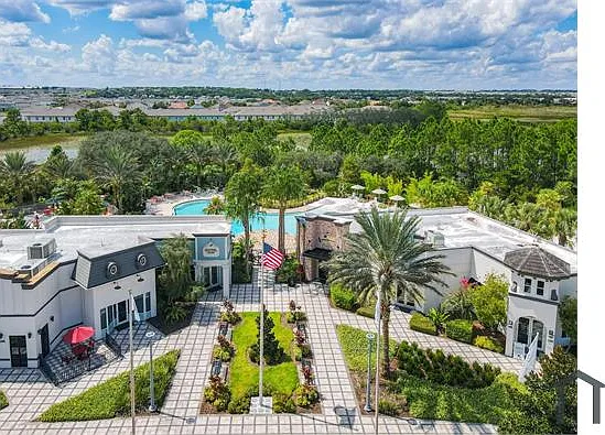 1055 Plantation Ln — Photo 1