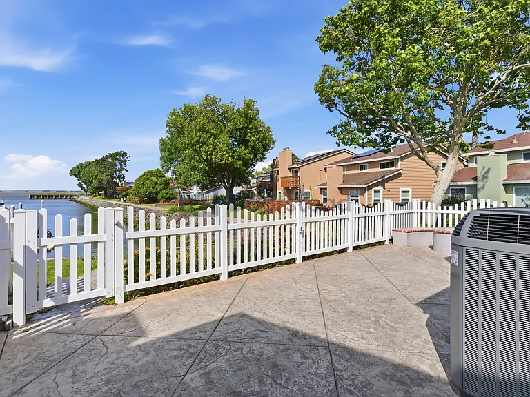 145 Shoreline Dr — Photo 28
