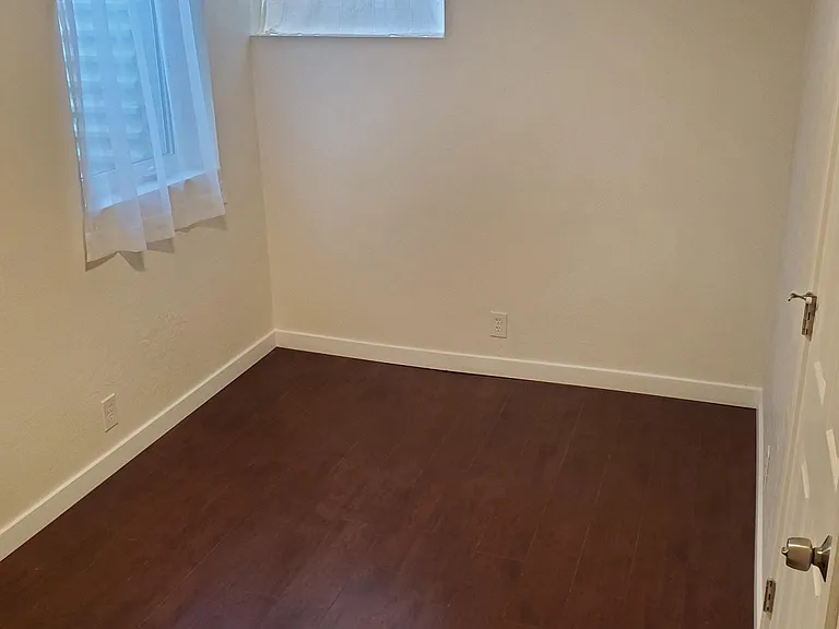 1559 E 2100 S — Photo 13