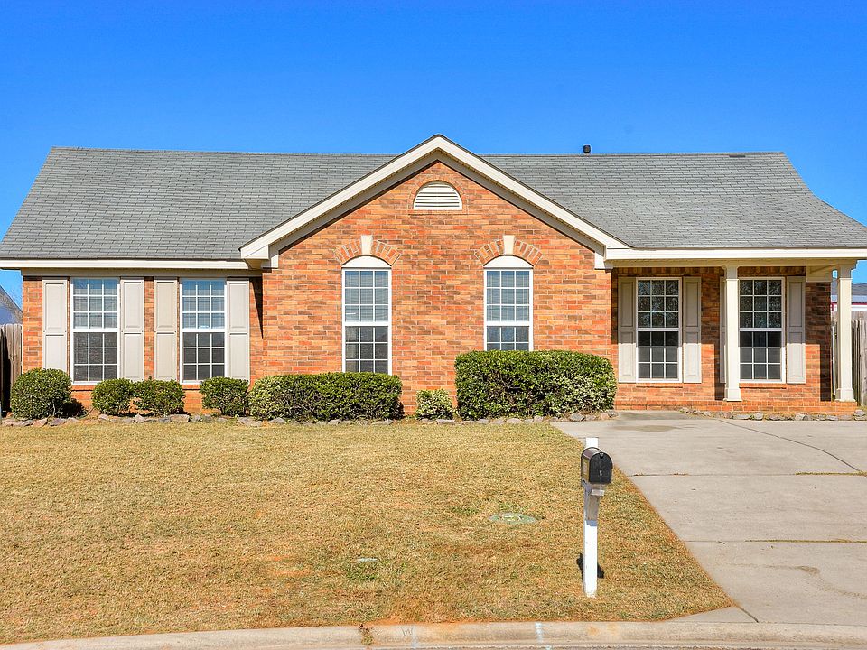 1st image of 2805 Wyndham Dr