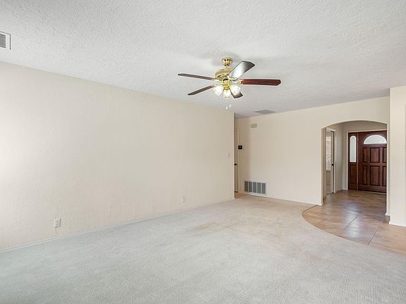 5th image of 9420 Lona Ln NE