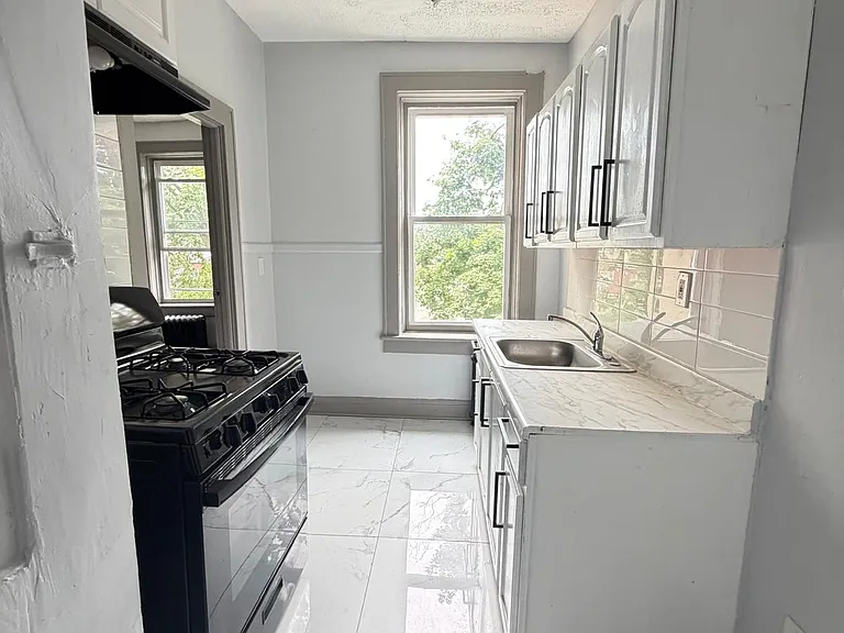 713 Arlington Ave #3D — Photo 1