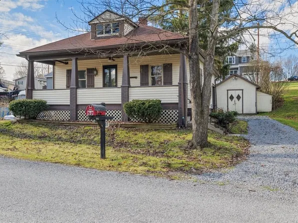 344 Mecklem Ln, Ellwood City, PA 16117