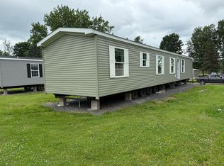 617 Kilkenny Dr, Utica, NY 13502