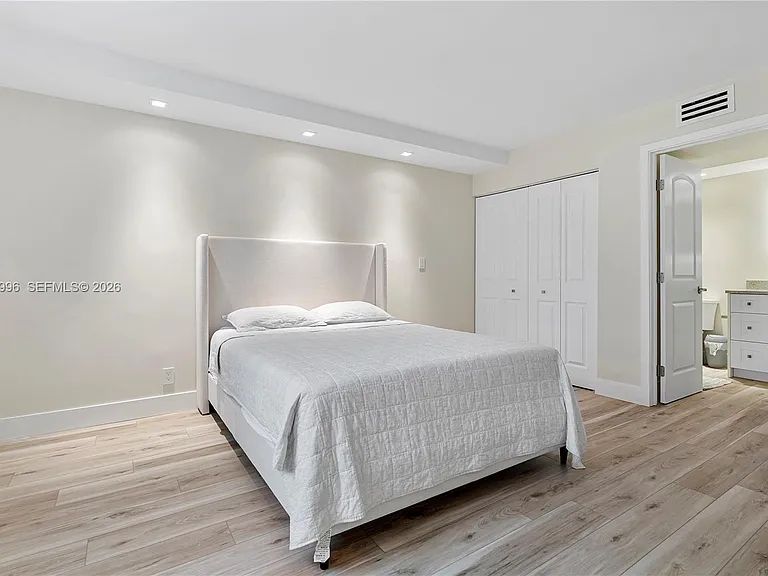 230 Lakeview Dr #106 — Photo 24