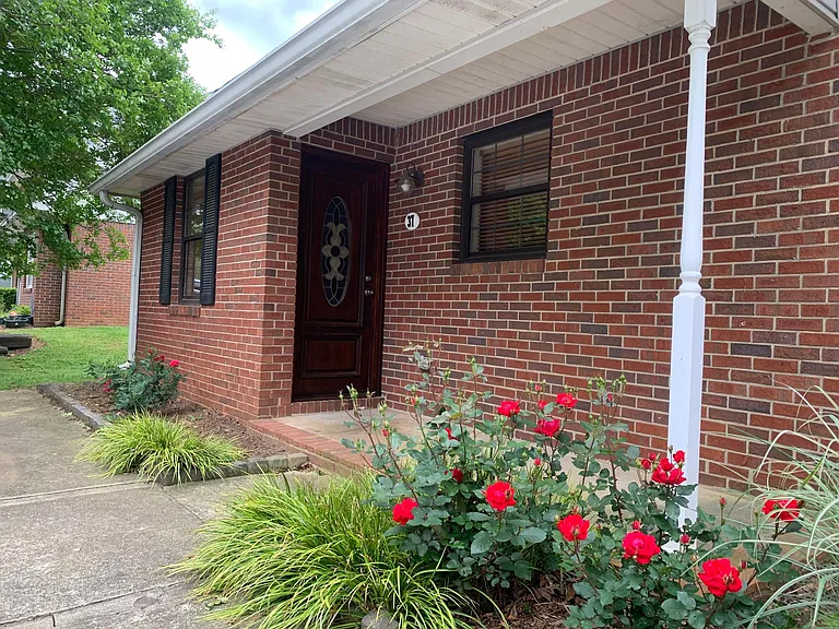 37 Vocational Dr SW — Photo 1