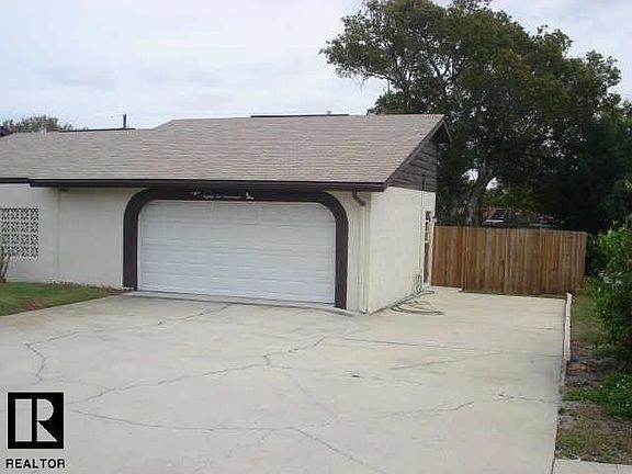 front (garage)