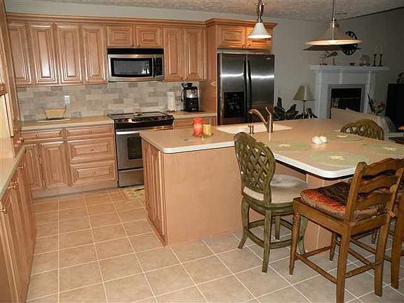 5th image of 116 Elizabeth Dr
