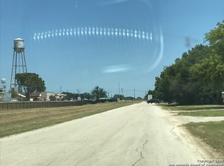 100 SW Blk Railroad, Waelder, TX 78959
