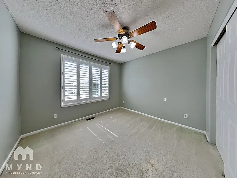 9693 Castle Ridge Cir — Photo 23