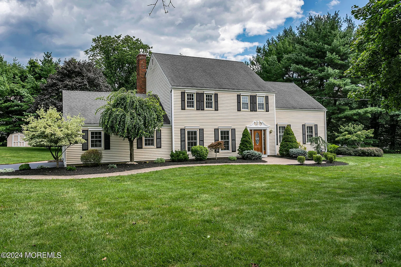 81 Maple Drive photo 1